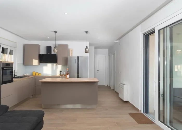 Vila Beautiful Aria Crno